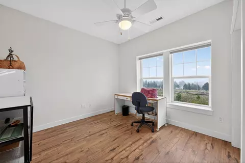 Bedroom - 59871 Calgary Loop, Bend, OR 97702 photo 4 of 4