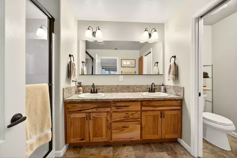 Bath - 268 Crestview Loop, Grants Pass, OR 97527 photo 1 of 1