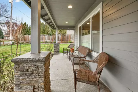Exterior - 268 Crestview Loop, Grants Pass, OR 97527 photo 3 of 8