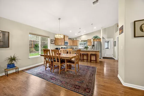 Dining - 268 Crestview Loop, Grants Pass, OR 97527 photo 1 of 1