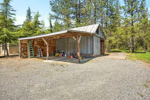 Exterior - 268 Crestview Loop, Grants Pass, OR 97527 photo 7 of 8