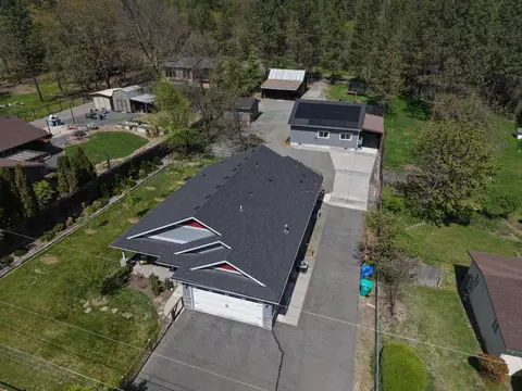 View/Area - 268 Crestview Loop, Grants Pass, OR 97527 photo 3 of 3