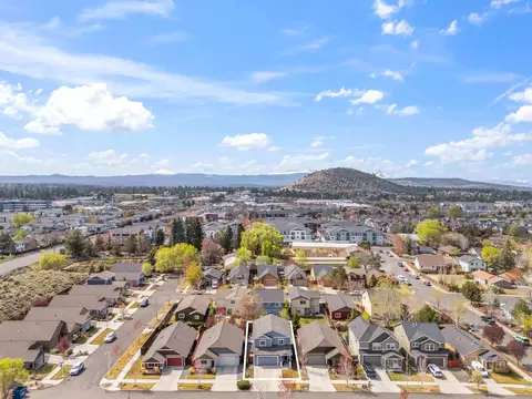 653 NE Providence Dr, Bend, OR 97701 photo 41