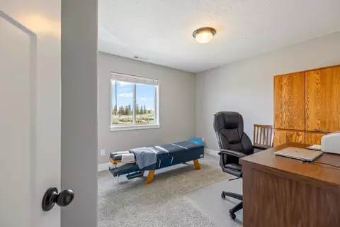 653 NE Providence Dr, Bend, OR 97701 photo 17