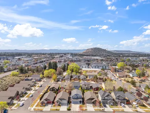 653 NE Providence Dr, Bend, OR 97701 photo 40
