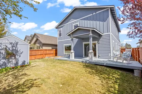 653 NE Providence Dr, Bend, OR 97701 photo 21