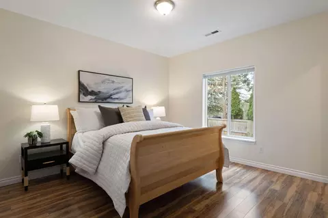 Bedroom - 19508 Fishhawk Loop, Bend, OR 97702 photo 4 of 5