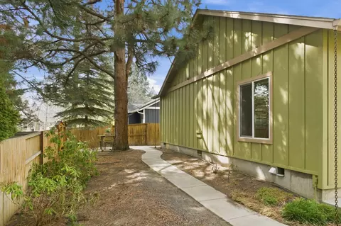 Exterior - 19508 Fishhawk Loop, Bend, OR 97702 photo 5 of 6