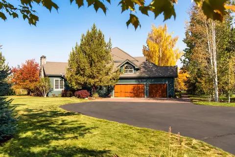 Exterior - 65440 Tweed Rd, Bend, OR 97703 photo 9 of 13