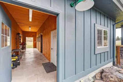 Entry Way - 65440 Tweed Rd, Bend, OR 97703 photo 3 of 3