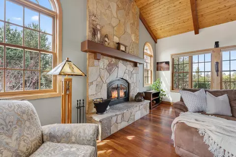 Living - 65440 Tweed Rd, Bend, OR 97703 photo 5 of 7