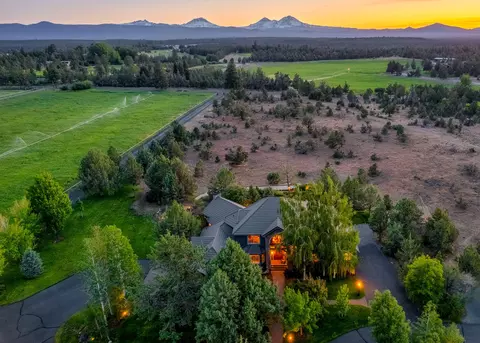 View/Area - 65440 Tweed Rd, Bend, OR 97703 photo 3 of 3