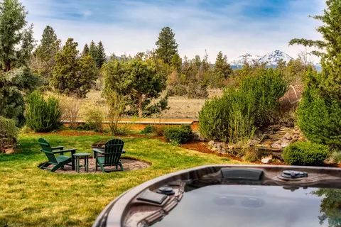 Exterior - 65440 Tweed Rd, Bend, OR 97703 photo 6 of 13