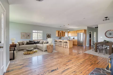 Living - 65440 Tweed Rd, Bend, OR 97703 photo 6 of 7