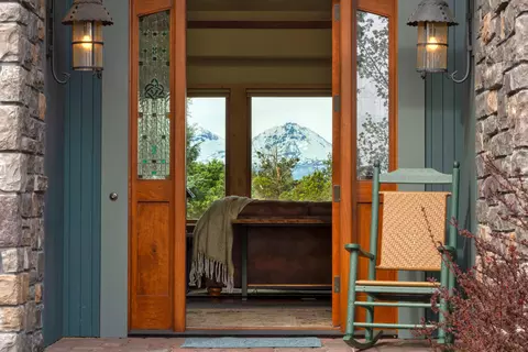 Entry Way - 65440 Tweed Rd, Bend, OR 97703 photo 1 of 3