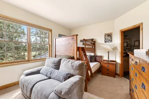Bedroom - 65440 Tweed Rd, Bend, OR 97703 photo 4 of 4