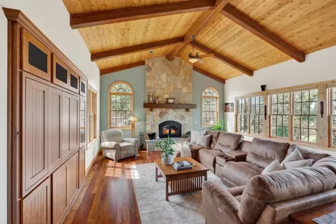 Living - 65440 Tweed Rd, Bend, OR 97703 photo 4 of 7