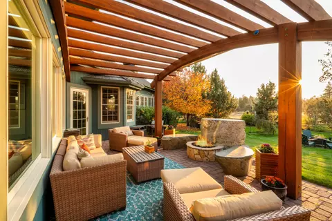 Exterior - 65440 Tweed Rd, Bend, OR 97703 photo 5 of 13