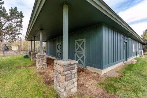 Exterior - 65440 Tweed Rd, Bend, OR 97703 photo 12 of 13