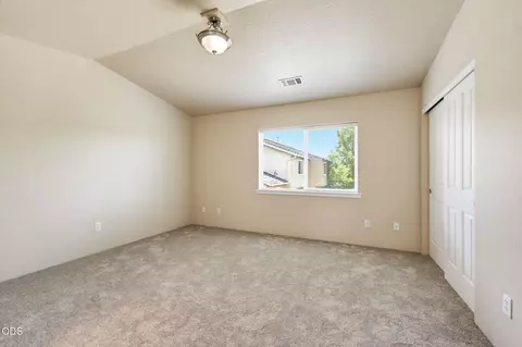 Bedroom - 303 Live Oak Loop, Central Point, OR 97502 photo 1 of 7