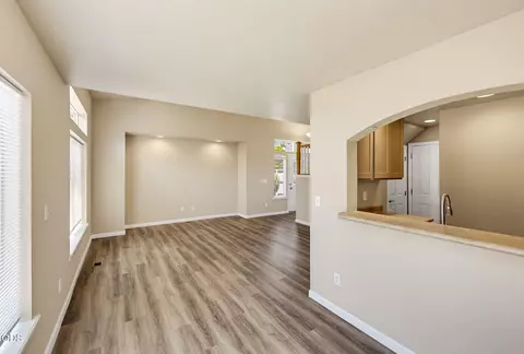 Living - 303 Live Oak Loop, Central Point, OR 97502 photo 5 of 6