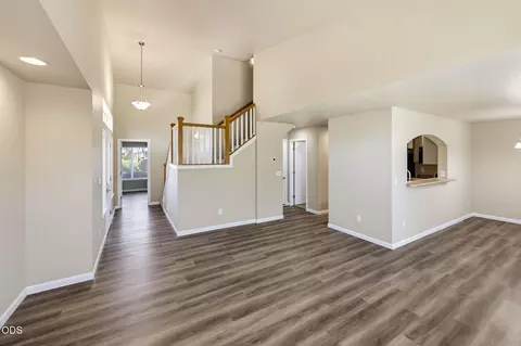 Living - 303 Live Oak Loop, Central Point, OR 97502 photo 3 of 6