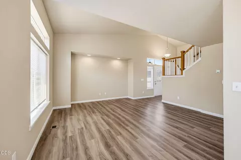 Living - 303 Live Oak Loop, Central Point, OR 97502 photo 6 of 6