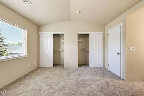 Bedroom - 303 Live Oak Loop, Central Point, OR 97502 photo 3 of 7