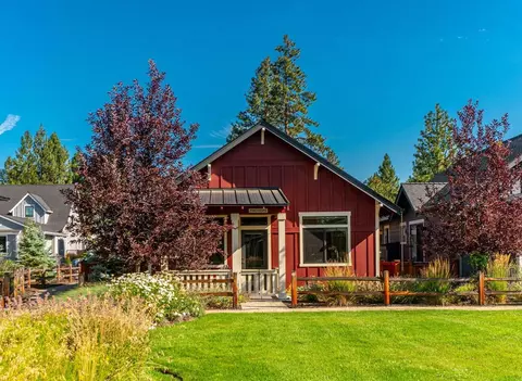 233 W Heising Dr, Sisters, OR 97759