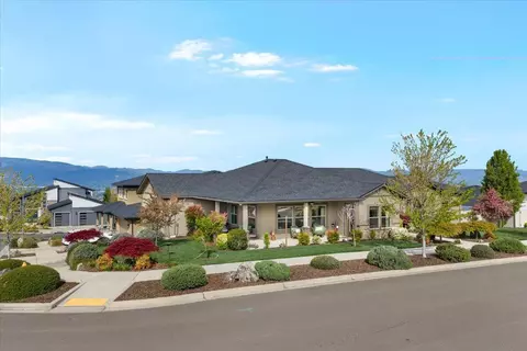 1835 Plateau Dr, Medford, OR 97504