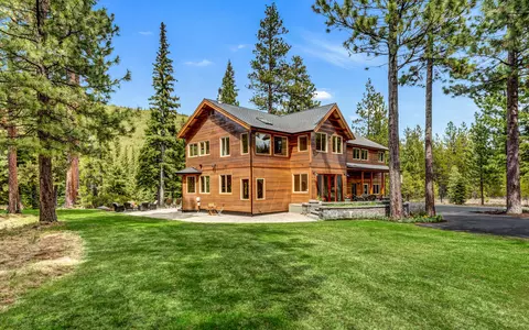 Exterior - 16396 Skyline Dr, Bend, OR 97703 photo 2 of 24