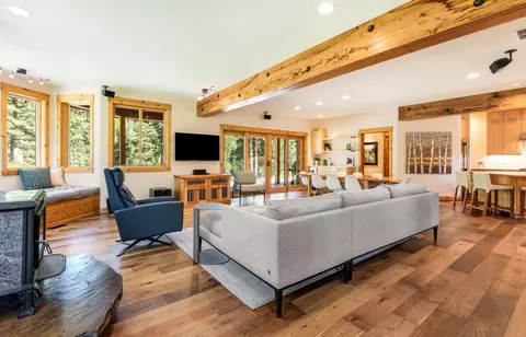 Living - 16396 Skyline Dr, Bend, OR 97703 photo 3 of 4