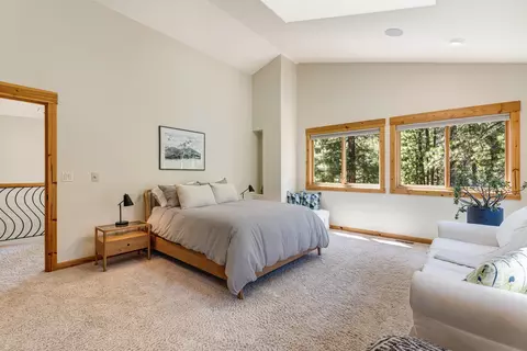 Bedroom - 16396 Skyline Dr, Bend, OR 97703 photo 1 of 10