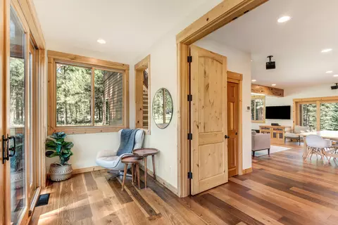 Entry Way - 16396 Skyline Dr, Bend, OR 97703 photo 2 of 4