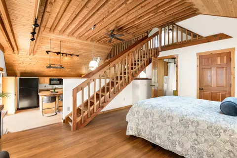 Bedroom - 16396 Skyline Dr, Bend, OR 97703 photo 9 of 10