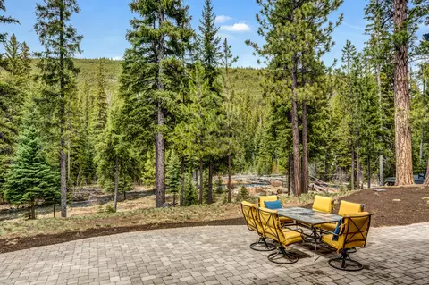 Exterior - 16396 Skyline Dr, Bend, OR 97703 photo 8 of 24