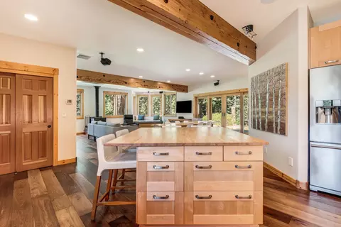 Kitchen - 16396 Skyline Dr, Bend, OR 97703 photo 2 of 4