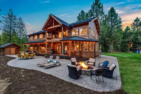 16396 Skyline Dr, Bend, OR 97703