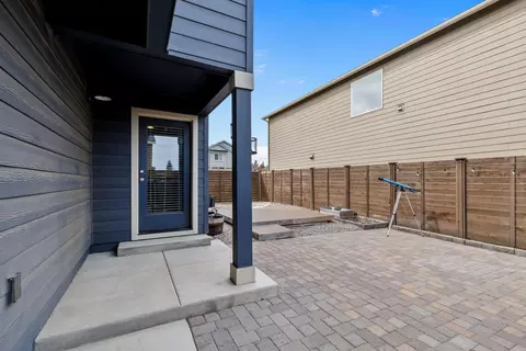 Exterior - 20550 SE Cameron Ave, Bend, OR 97702 photo 3 of 4