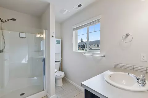 Bath - 20550 SE Cameron Ave, Bend, OR 97702 photo 2 of 2