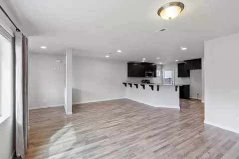 Living - 20550 SE Cameron Ave, Bend, OR 97702 photo 4 of 5