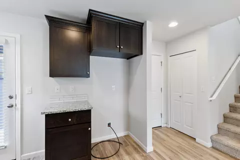 Entry Way - 20550 SE Cameron Ave, Bend, OR 97702 photo 1 of 2