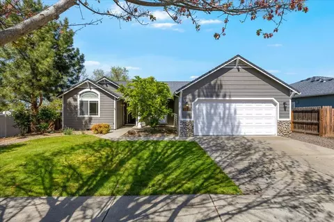 1794 Key Dr, Medford, OR 97501