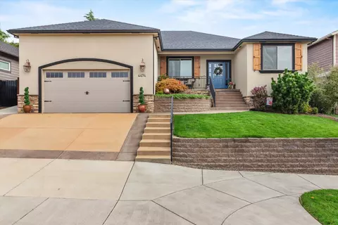 4474 Brown Ridge Ter, Medford, OR 97504