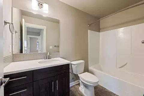 Bath - 20860 SE Sotra Loop, Bend, OR 97702 photo 3 of 3