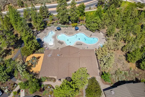 Exterior - 20860 SE Sotra Loop, Bend, OR 97702 photo 6 of 7