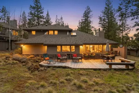 57678 Yellow Pine Ln #17, Sunriver, OR 97707