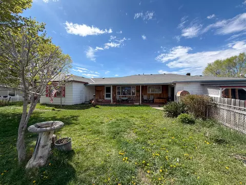 221 Cottonwood St, Mount Vernon, OR 97865