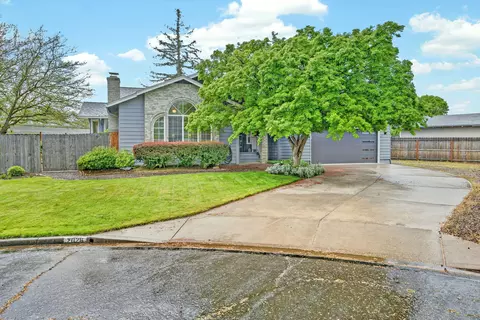 2026 Stockel Ct, Medford, OR 97504