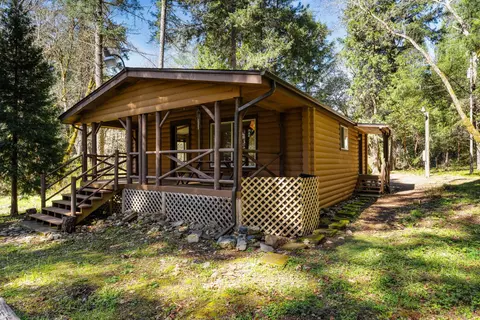 2233 Coyote Creek Rd, Wolf Creek, OR 97497